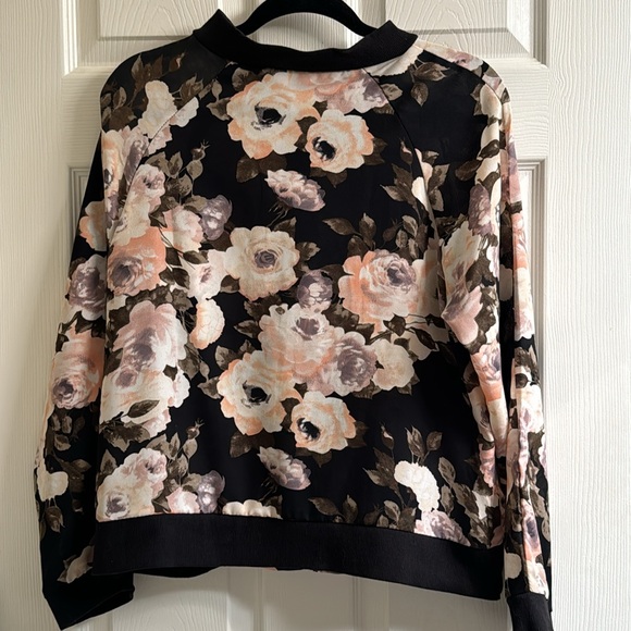 Ladies floral print zip up - Picture 5 of 7